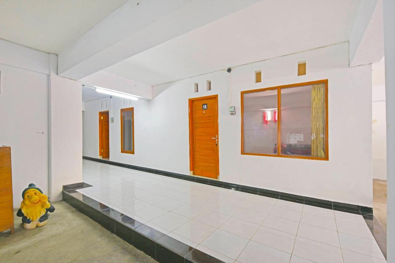 Oyo 90967 Soka Asri Guest House Darmasaba Kültér fotó